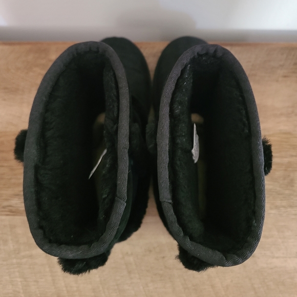 🔥UGG Carter Black Water-Resistant Suede Sheepskin Boots Size 7 - Picture 6 of 12